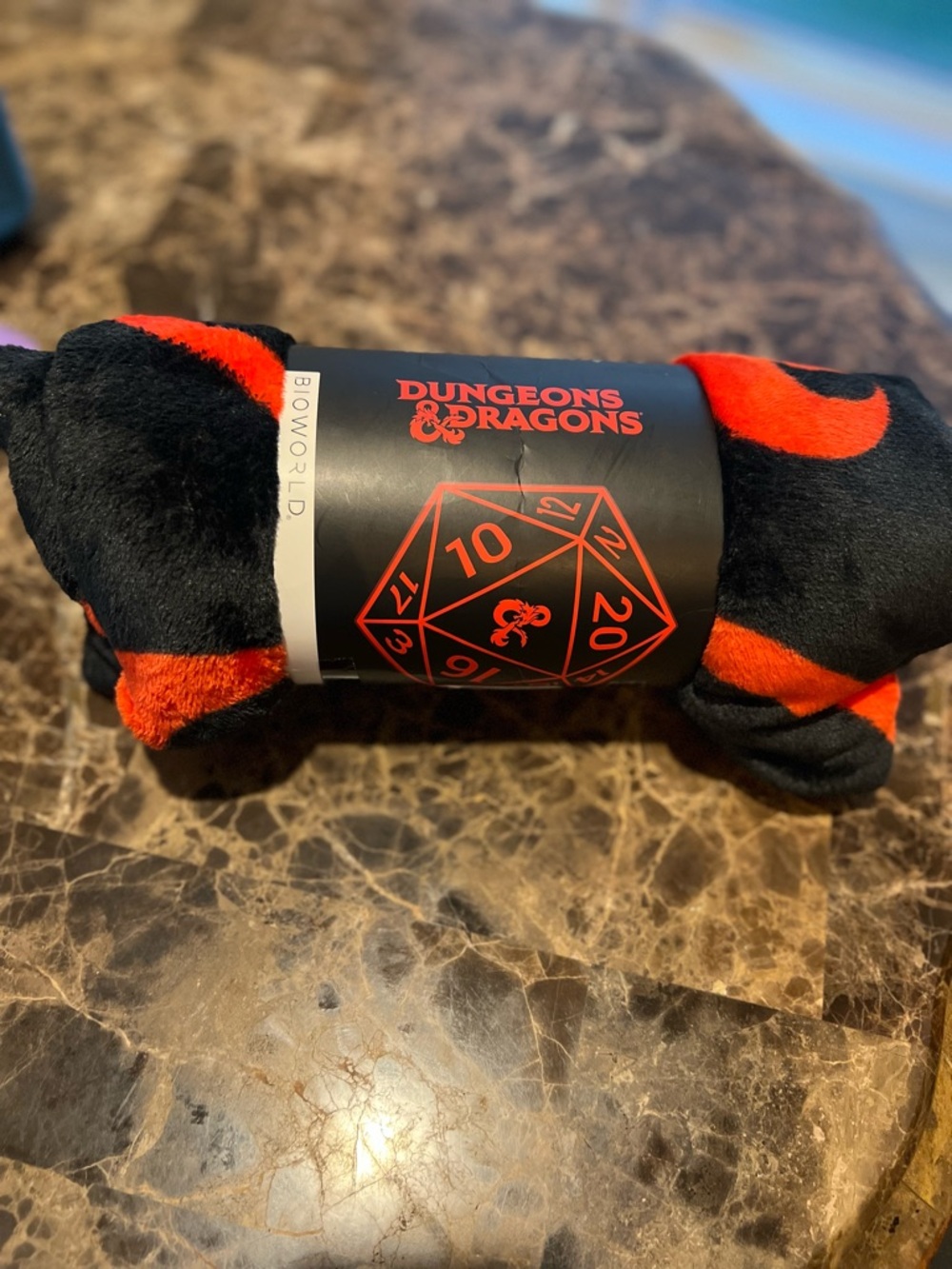 Dungeons & Dragons D20 Dice Throw Blanket NWT Red Black Plush Gamer Cozy DnD - Picture 4 of 8